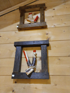 Cornice con galletti legno - Marco Rolando