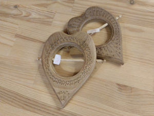Ferma tenda intagliato legno noce