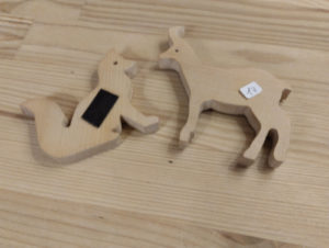 volpe e camoscio in legno con calamita
